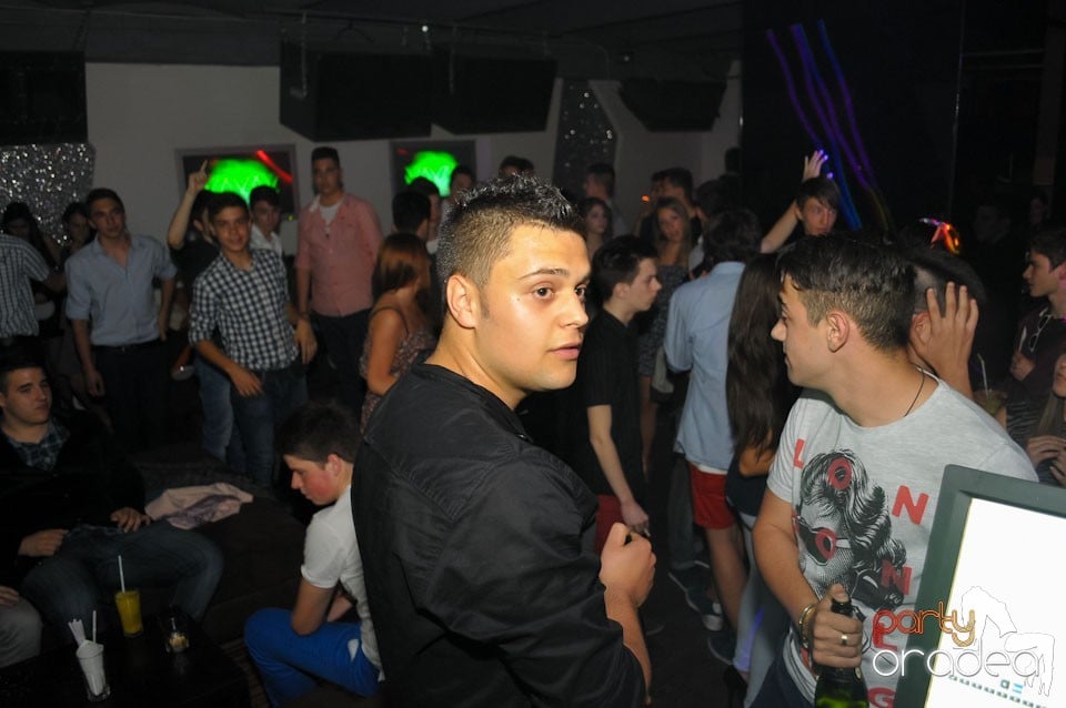 Champagne Showers Party în Heat Club,
