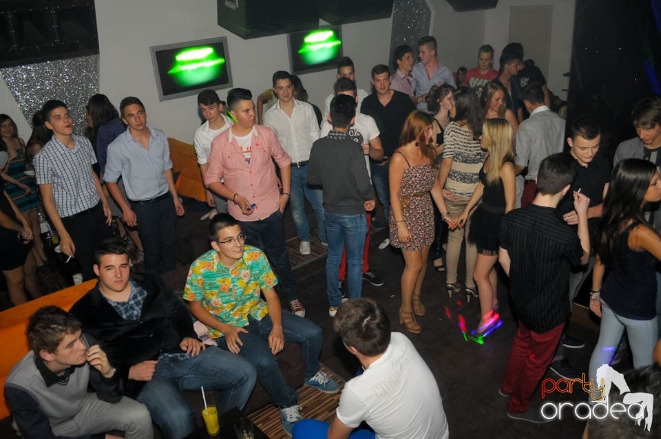Champagne Showers Party în Heat Club,