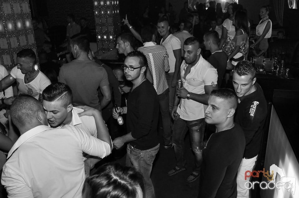 Chef de chef în Club Life, 