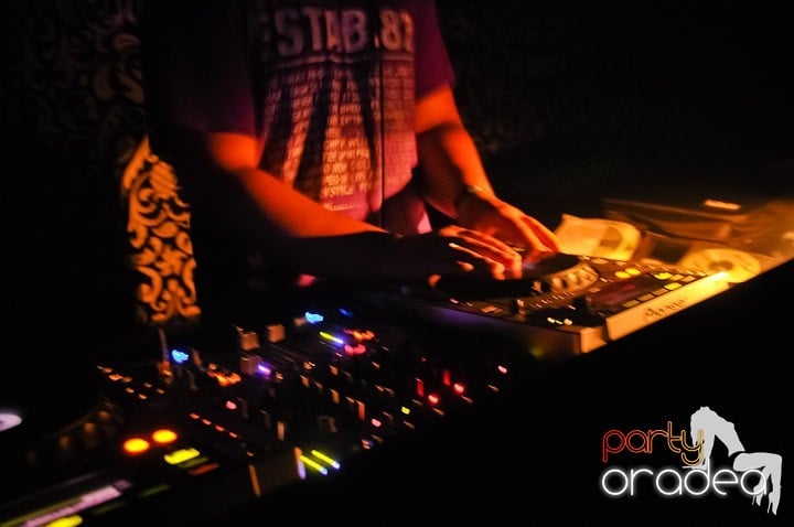 Chef de milioane în Club Life, 