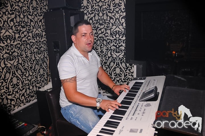 Chef de milioane în Club Life, 