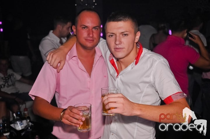 Chef de milioane în Club Life, 