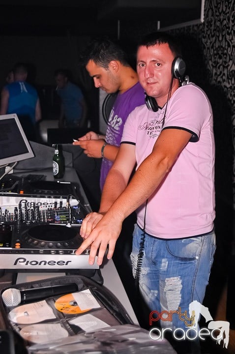 Chef de milioane în Club Life, 