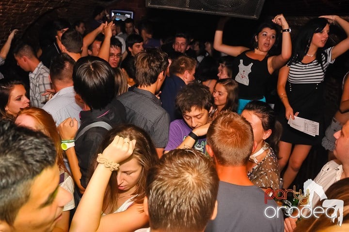 Chef de pomină în Club Escape, 