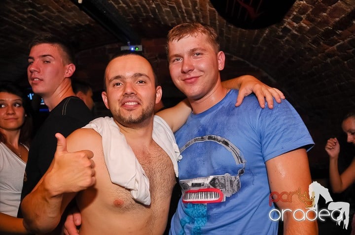 Chef de pomină în Club Escape, 