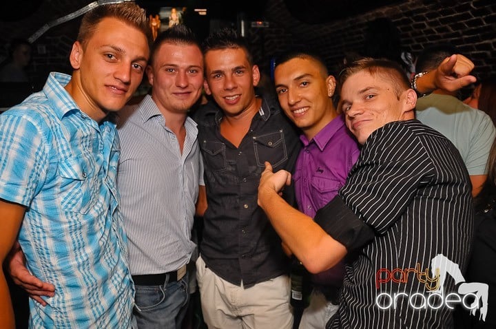 Chef de pomină în Club Escape, 