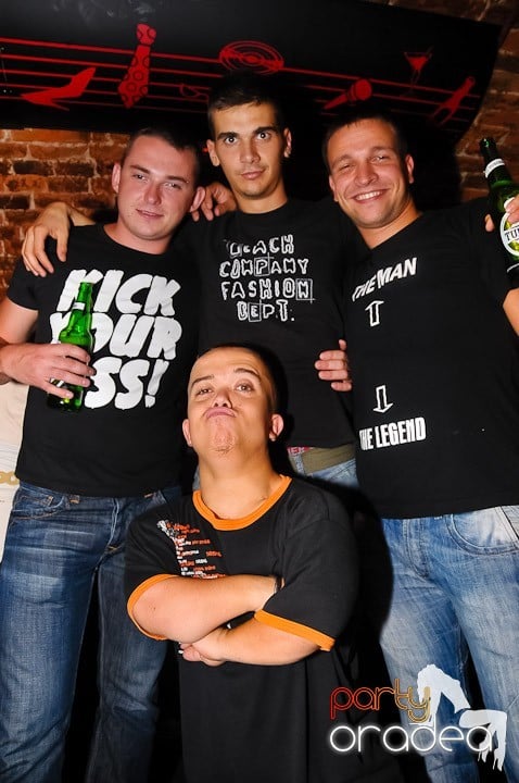 Chef de pomină în Club Escape, 