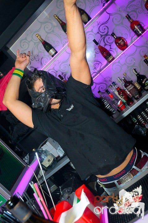 Chef la maxim în Club Life, 