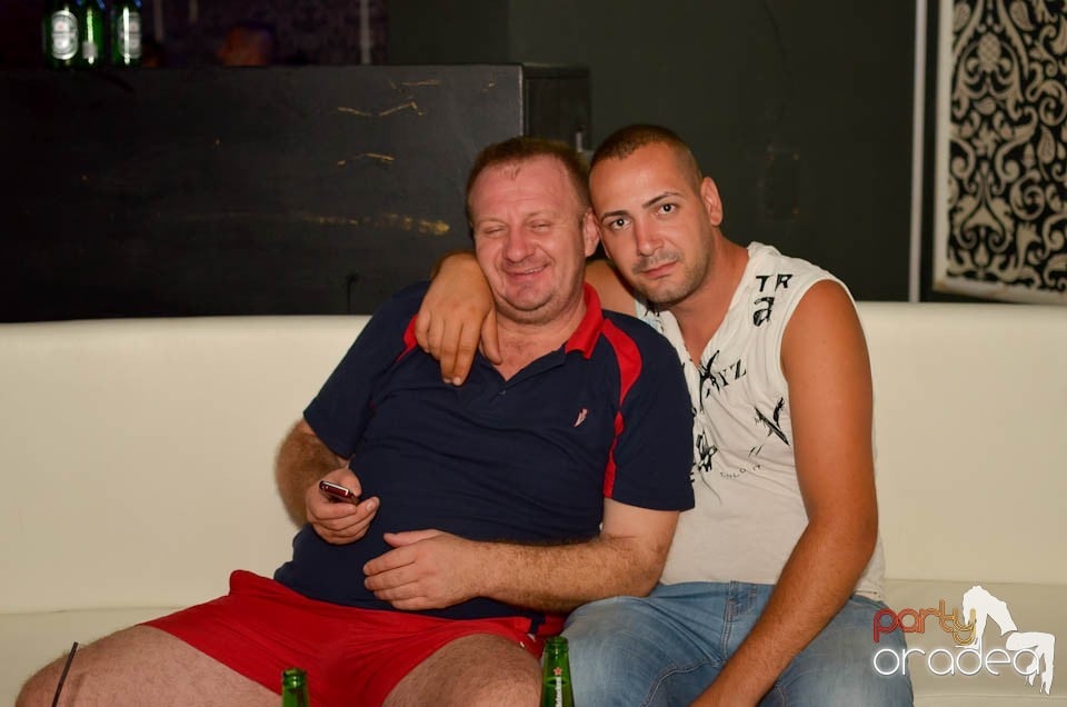 Chef şi veselie în Club Life, 