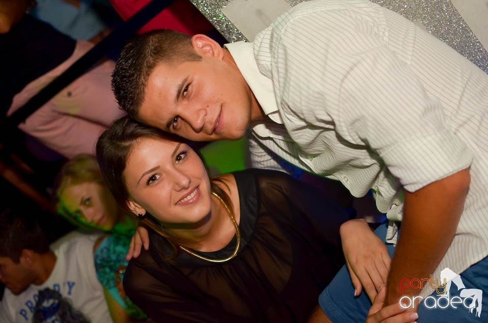 Chef şi veselie în Club Life, 