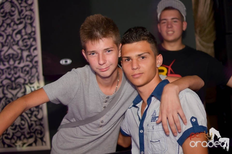 Chef şi veselie în Club Life, 