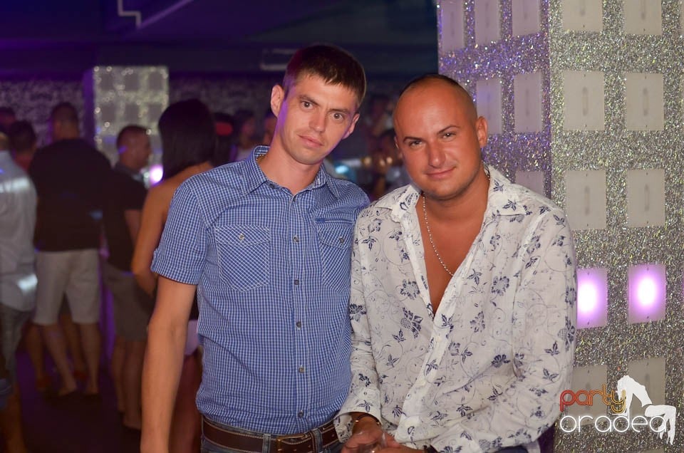 Chef şi veselie în Club Life, 