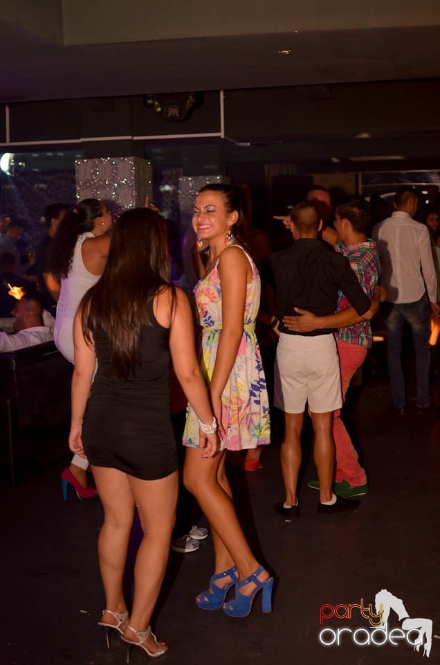 Chef şi veselie în Club Life, 