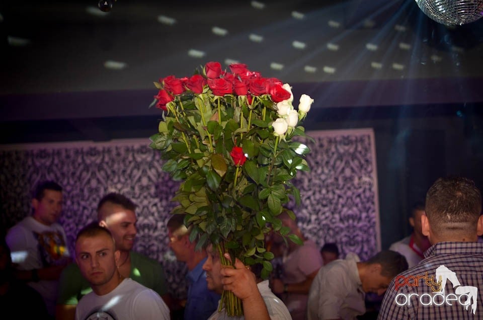 Chef şi veselie în Club Life, 