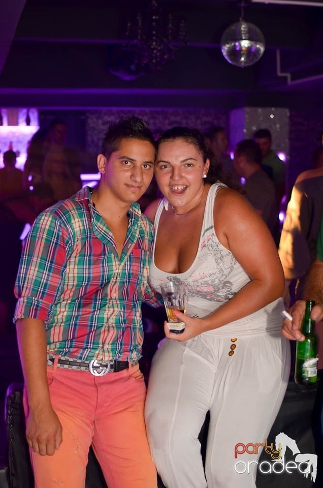 Chef şi veselie în Club Life, 