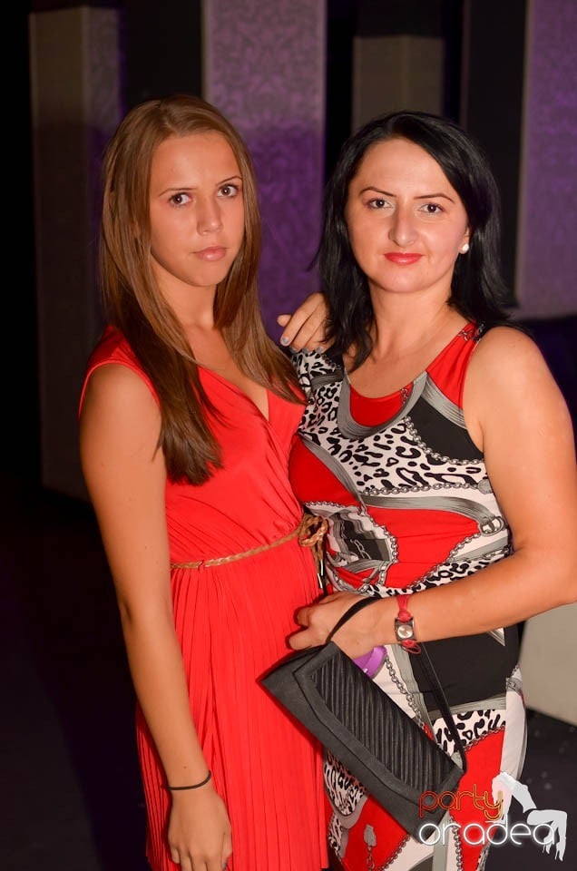 Chef şi veselie în Club Life, 