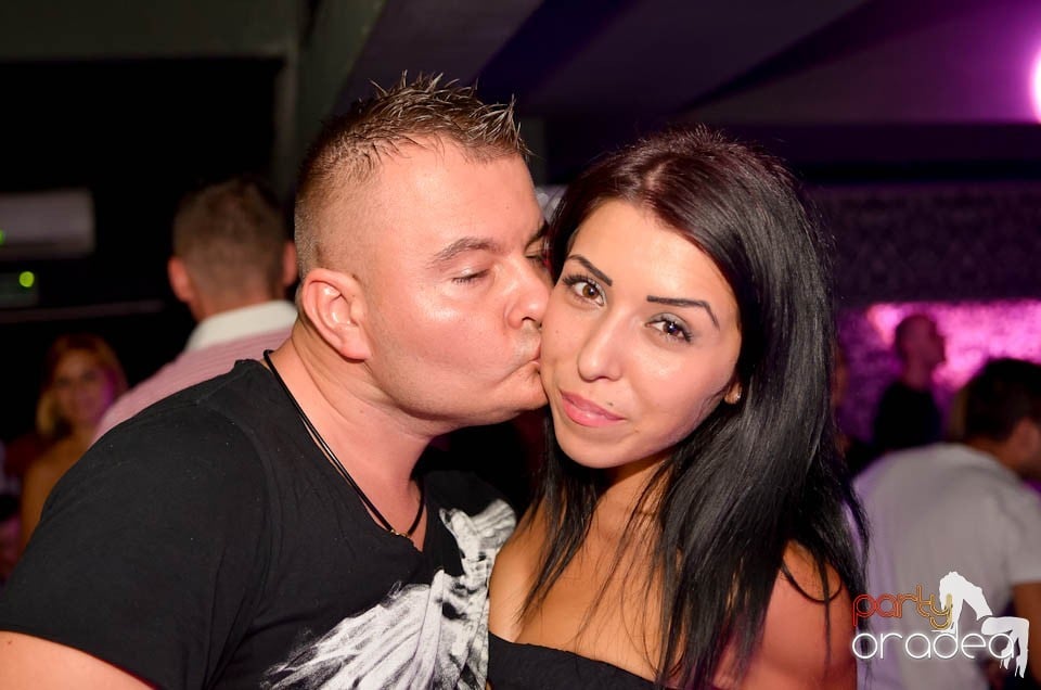 Chef şi veselie în Club Life, 