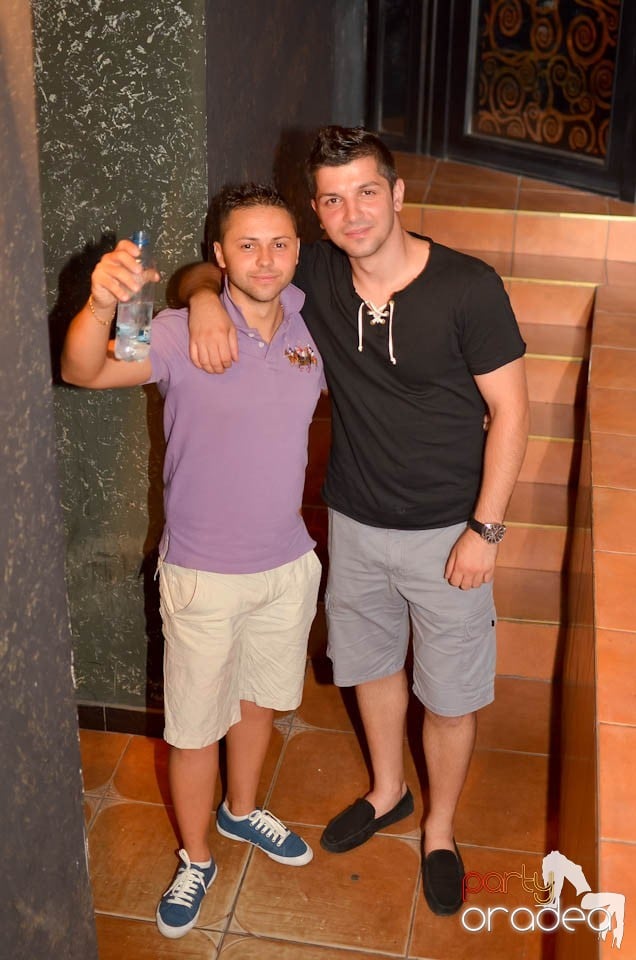 Chef şi veselie în Club Life, 