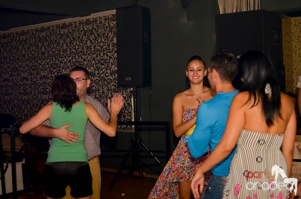 Chef şi veselie în Club Life, 