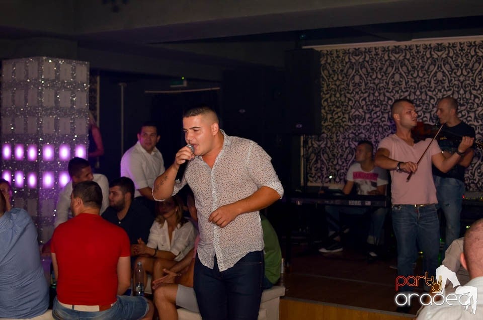 Chef şi veselie în Club Life, 