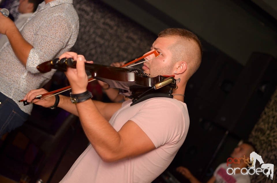 Chef şi veselie în Club Life, 