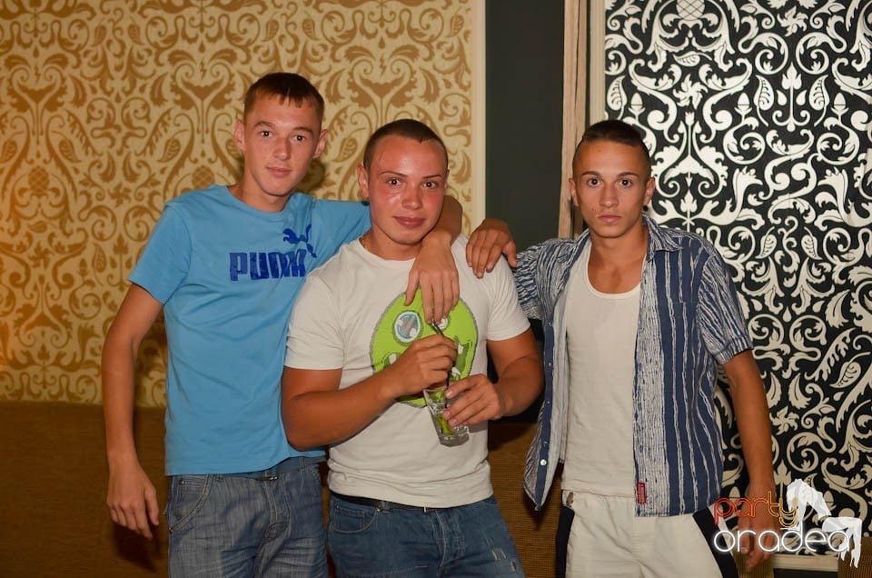 Chef şi veselie în Club Life, 