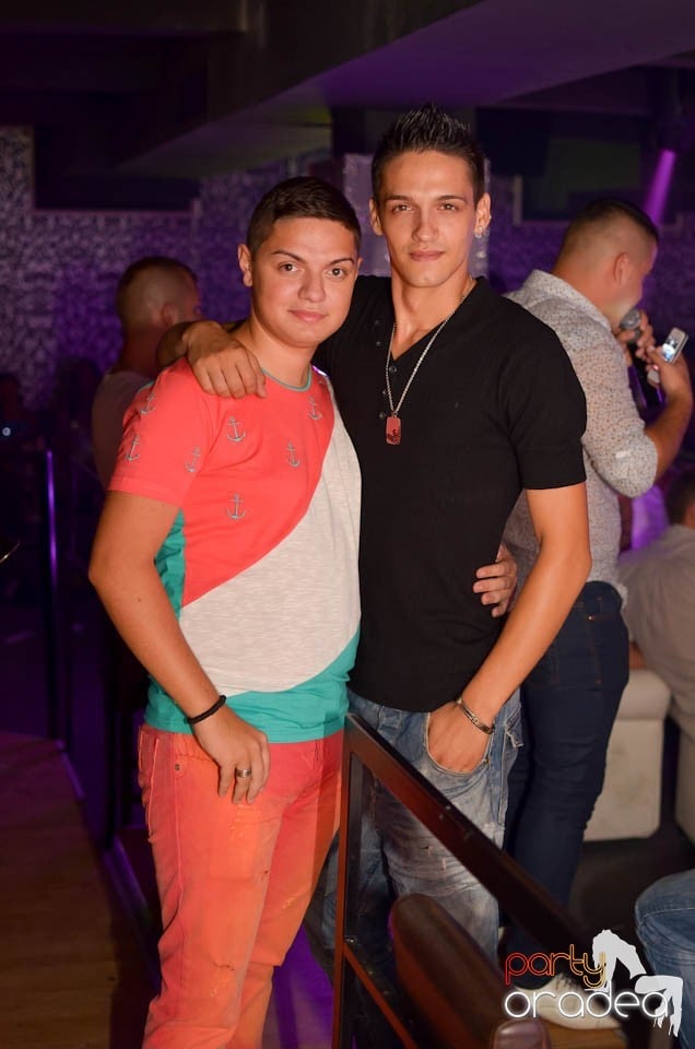 Chef şi veselie în Club Life, 