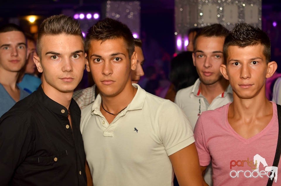 Chef şi veselie în Club Life, 