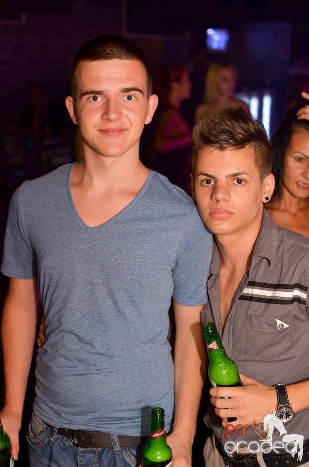 Chef şi veselie în Club Life, 