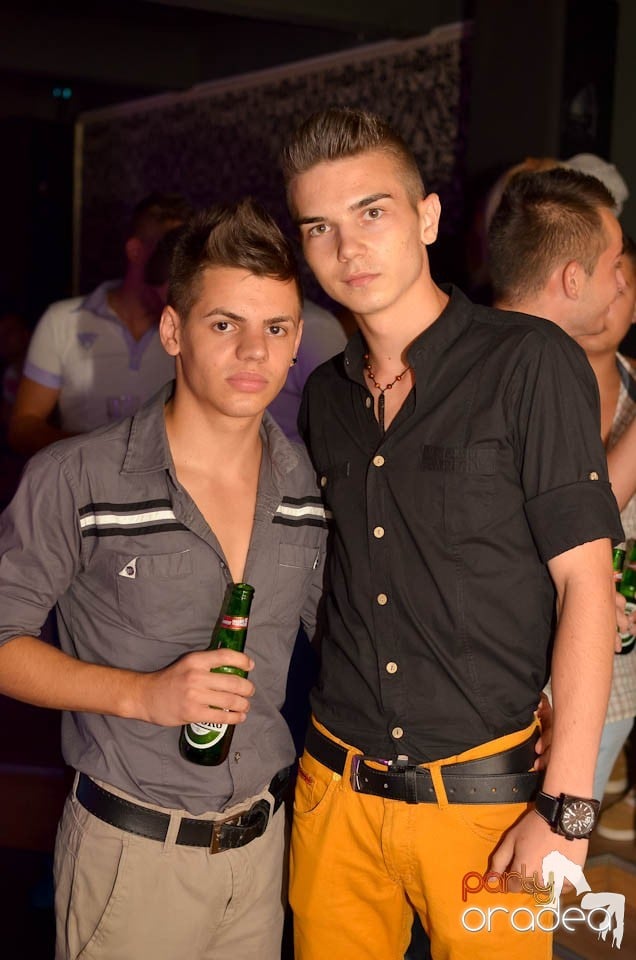 Chef şi veselie în Club Life, 