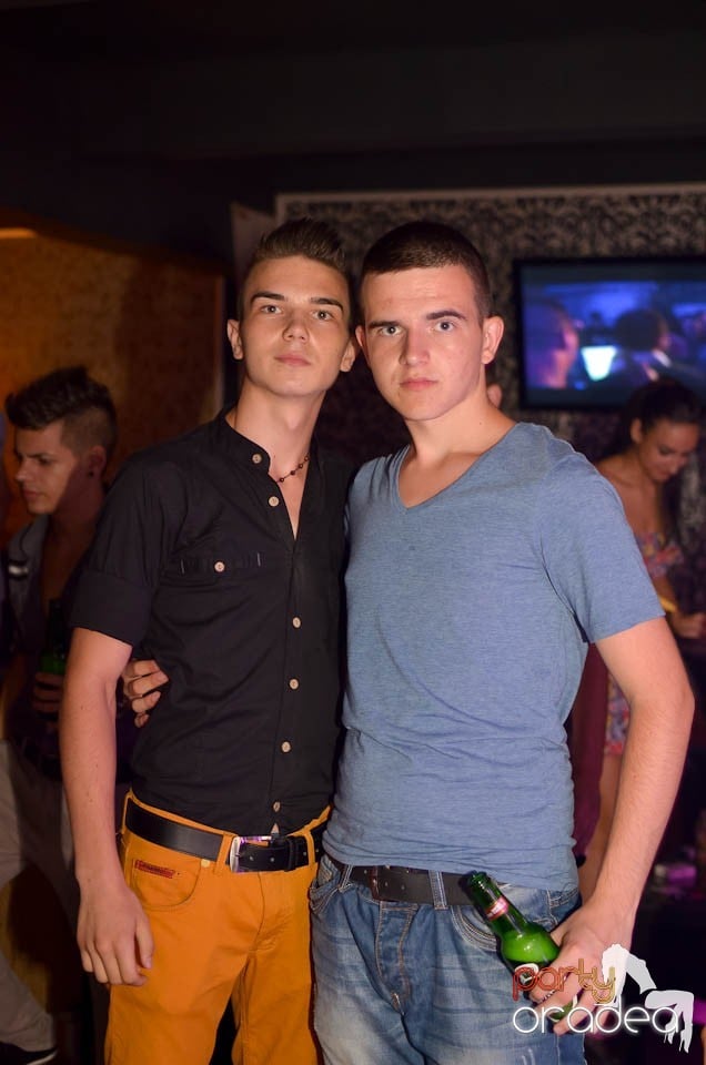 Chef şi veselie în Club Life, 