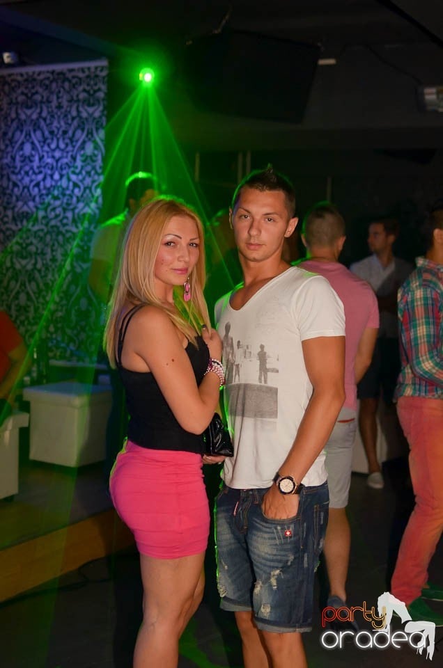 Chef şi veselie în Club Life, 