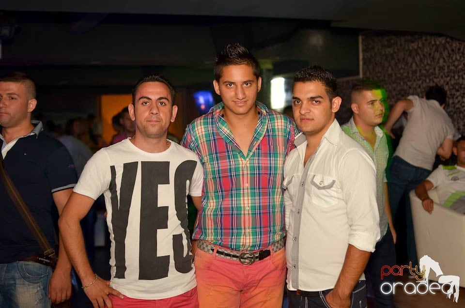 Chef şi veselie în Club Life, 