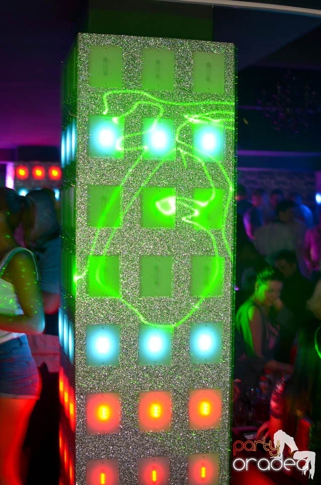 Chef şi veselie în Club Life, 