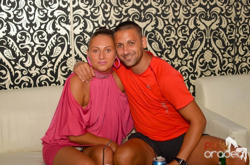 Chef şi veselie în Club Life, 