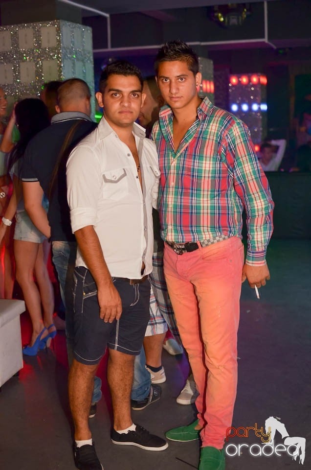 Chef şi veselie în Club Life, 