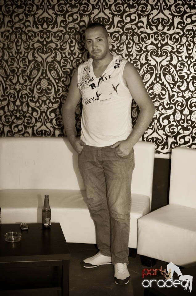 Chef şi veselie în Club Life, 