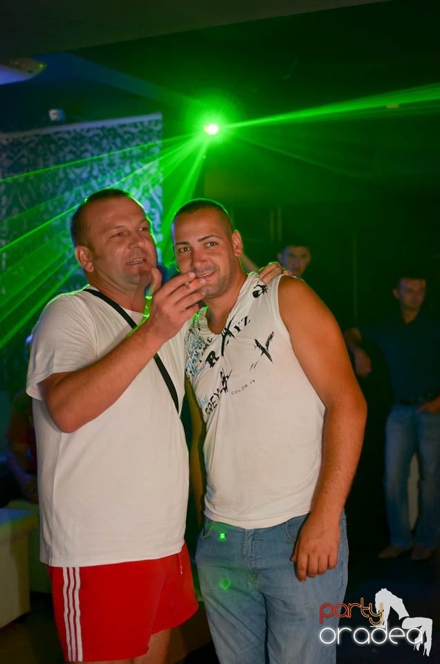 Chef şi veselie în Club Life, 