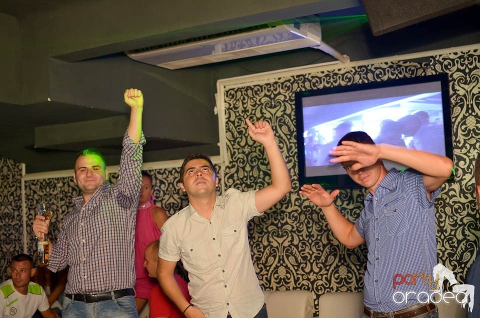 Chef şi veselie în Club Life, 