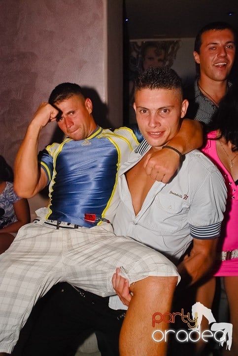 Chef şi veselie în Club Rio, 