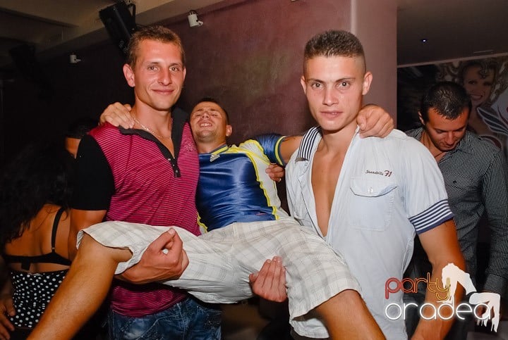 Chef şi veselie în Club Rio, 