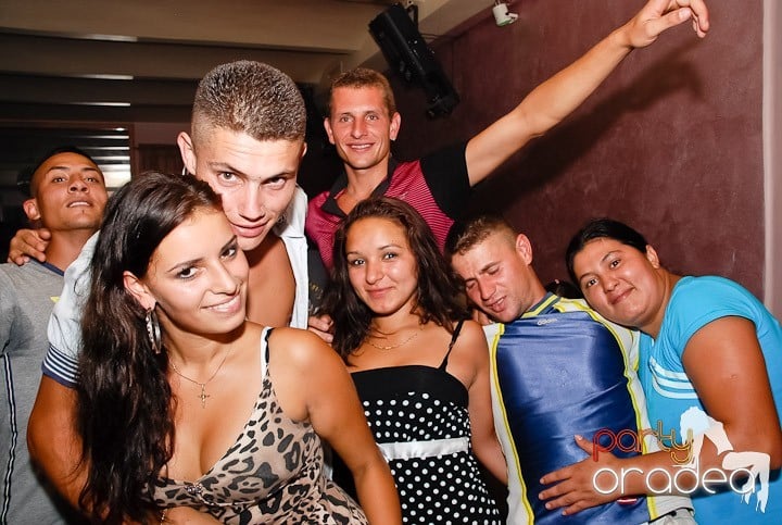 Chef şi veselie în Club Rio, 