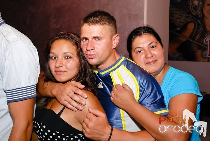 Chef şi veselie în Club Rio, 