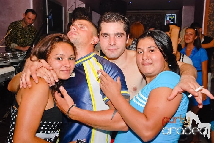 Chef şi veselie în Club Rio, 