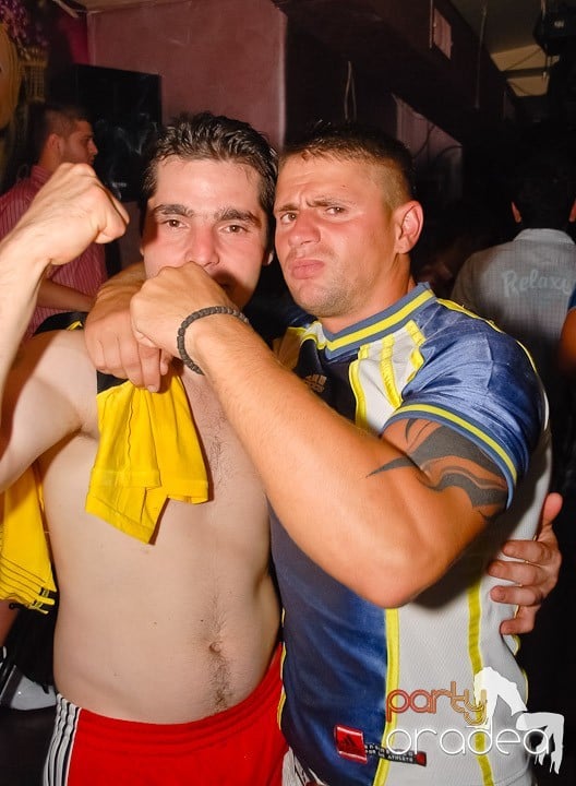 Chef şi veselie în Club Rio, 