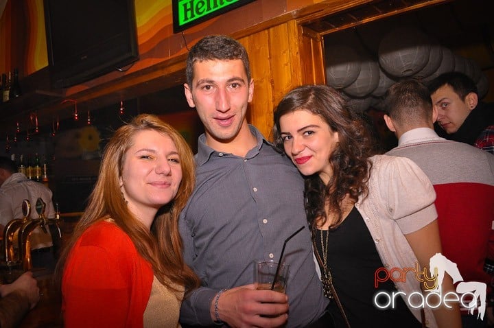 Chriss Ronson la butoane în Juice, Juice