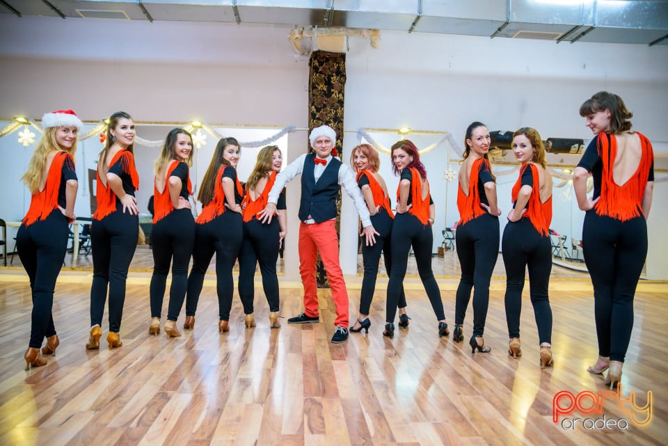 Christmas Dance Party, Feeling Dance