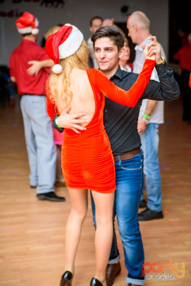 Christmas Dance Party, Feeling Dance