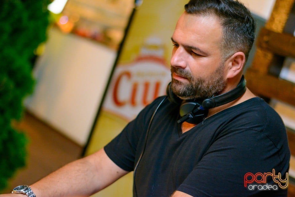 Chrom Warm-up Party, Vine Summer Garden & Grill