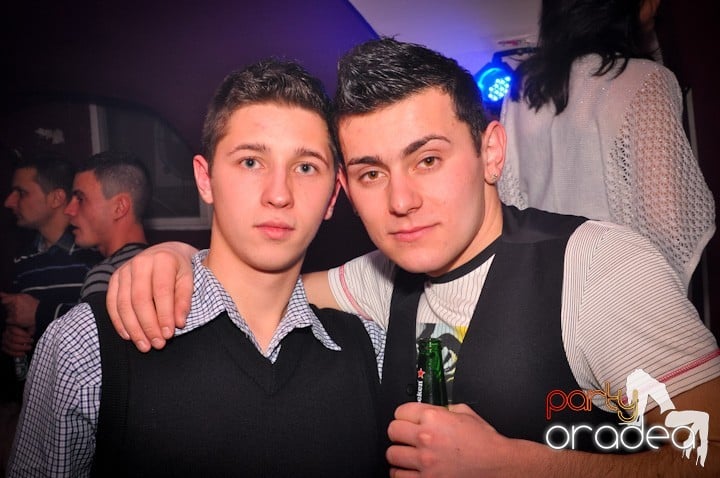 Club Atti's pe ringul de dans, 